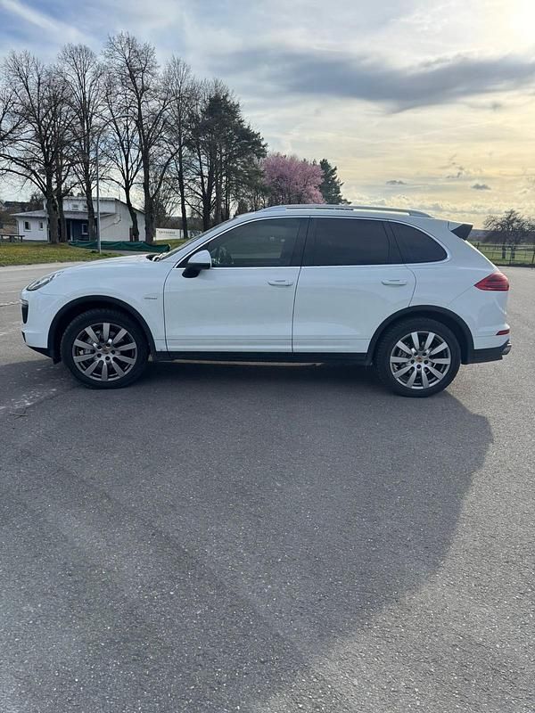 Gebraucht Porsche Cayenne S 385 PS (283 kW) 2016 Weiß SUV