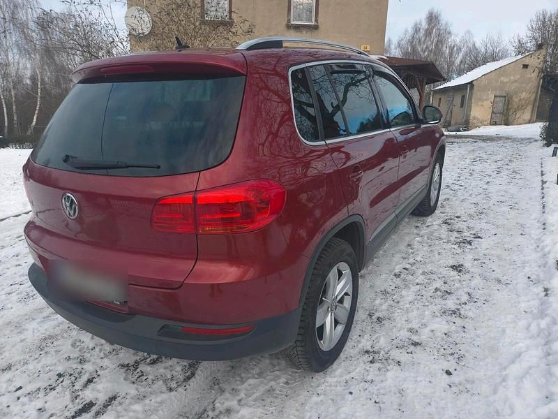 Gebraucht VW Tiguan 140 PS (102 kW) 2013 Rot SUV