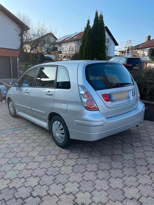 Gebraucht Suzuki Liana 78 PS (57 kW) 2004 Silber Limousine