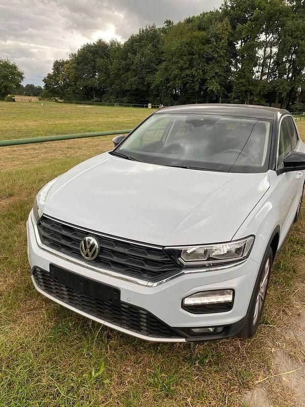 Weiß Gebraucht 2018 VW T-Roc SUV | 18.900 € (Fairer Preis) - Bild 1/4
