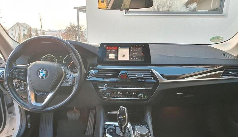Gebraucht BMW 520 2019 Weiß Kombi