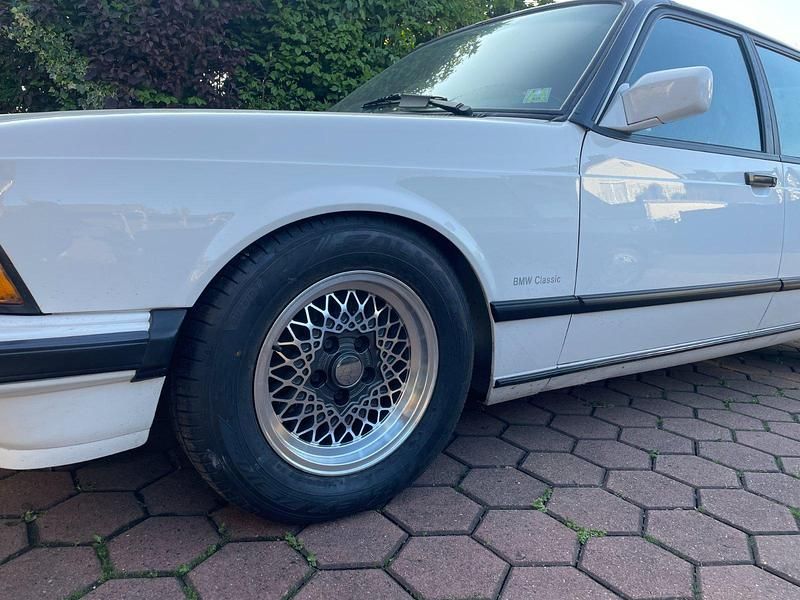 Gebraucht BMW 745 Shadowline 252 PS (185 kW) 1983 Weiß Limousine