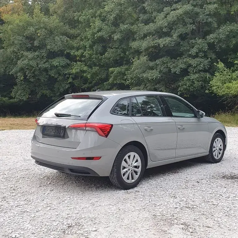 Gebraucht Skoda Scala Ambition 110 PS (80 kW) 2024 Grau Kleinwagen