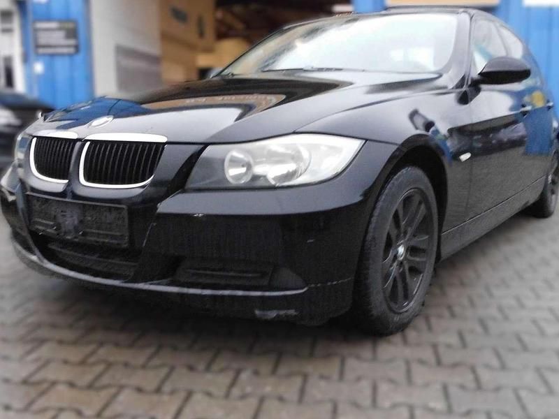 Gebraucht BMW 318 129 PS (94 kW) 2006 Schwarz Limousine