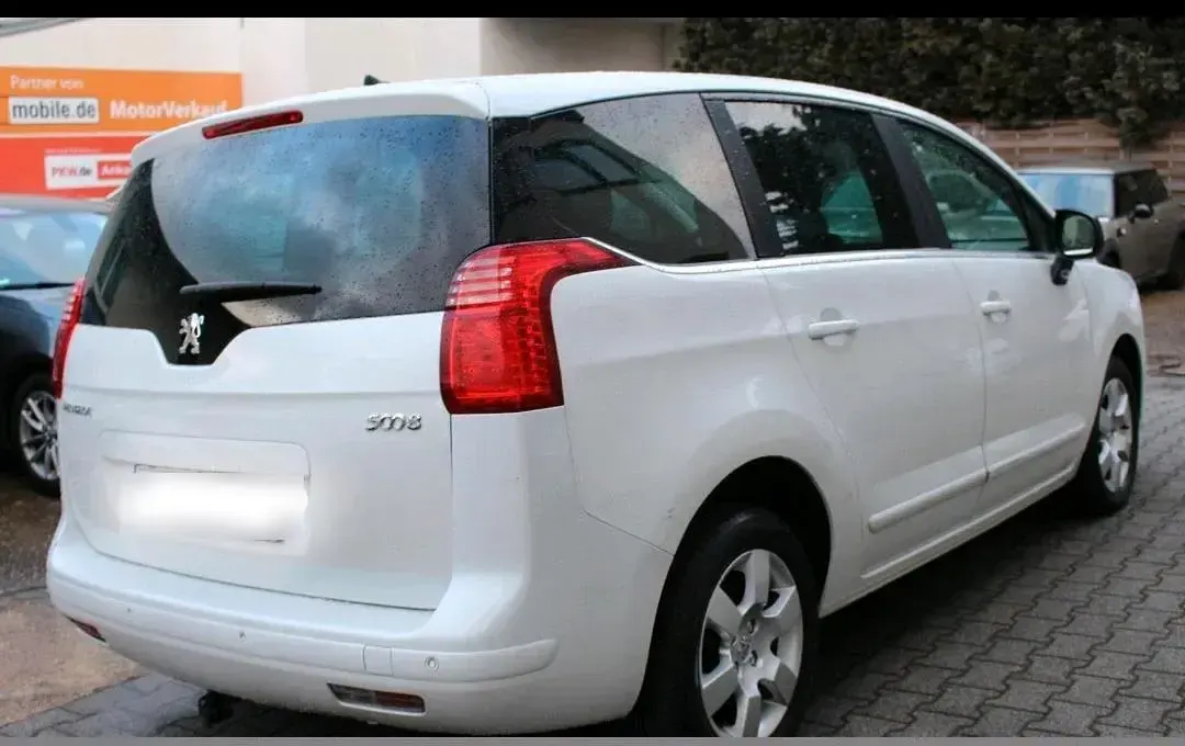 Gebraucht Peugeot 5008 156 PS (114 kW) 2010 Weiß Van / Kleinbus