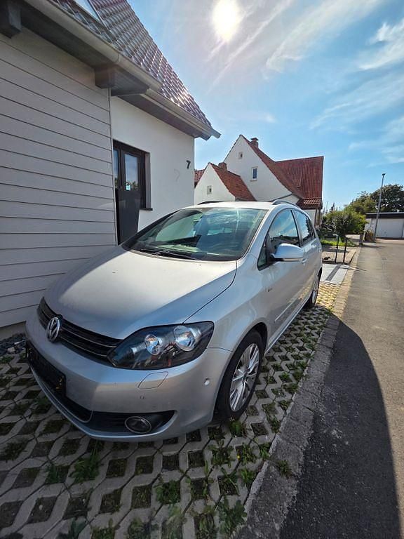 Silber Gebraucht 2014 VW Golf VII Life Limousine | 6.800 € (Superpreis) - Bild 1/4