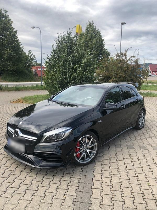 Schwarz Gebraucht 2015 Mercedes A45 AMG AMG Kleinwagen | 30.000 € (Fairer Preis) - Bild 1/4