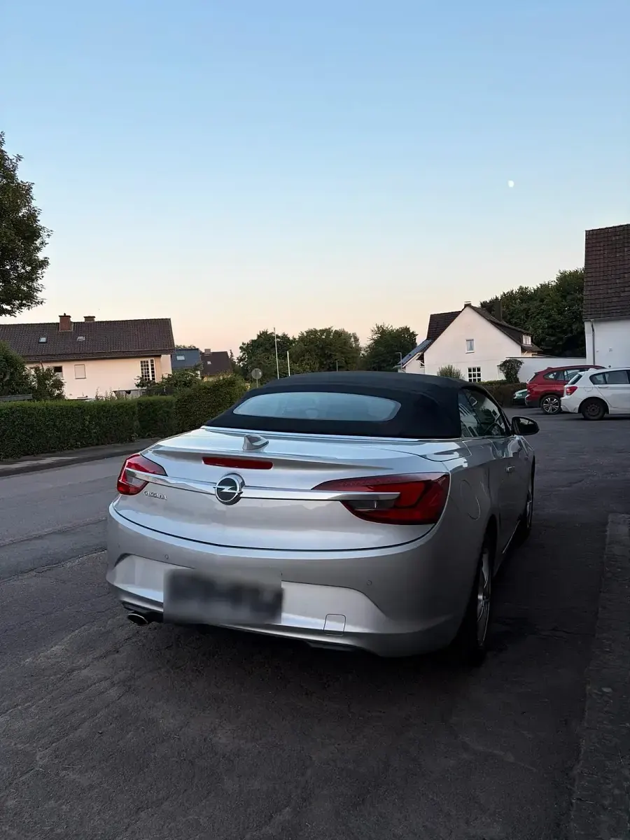 Gebraucht Opel Cascada 140 PS (102 kW) 2016 Silber Cabrio