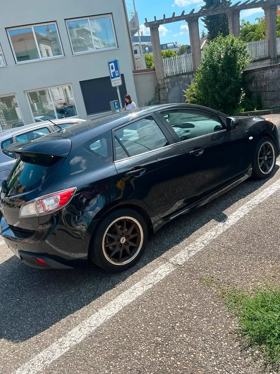Gebraucht Mazda 3 105 PS (77 kW) 2010 Schwarz Kleinwagen