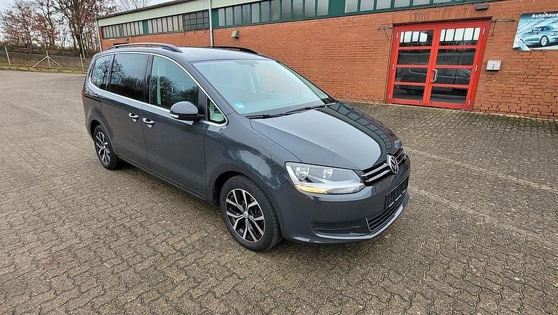 Gebraucht VW Sharan Comfortline 150 PS (110 kW) 2018 Grau Van / Kleinbus