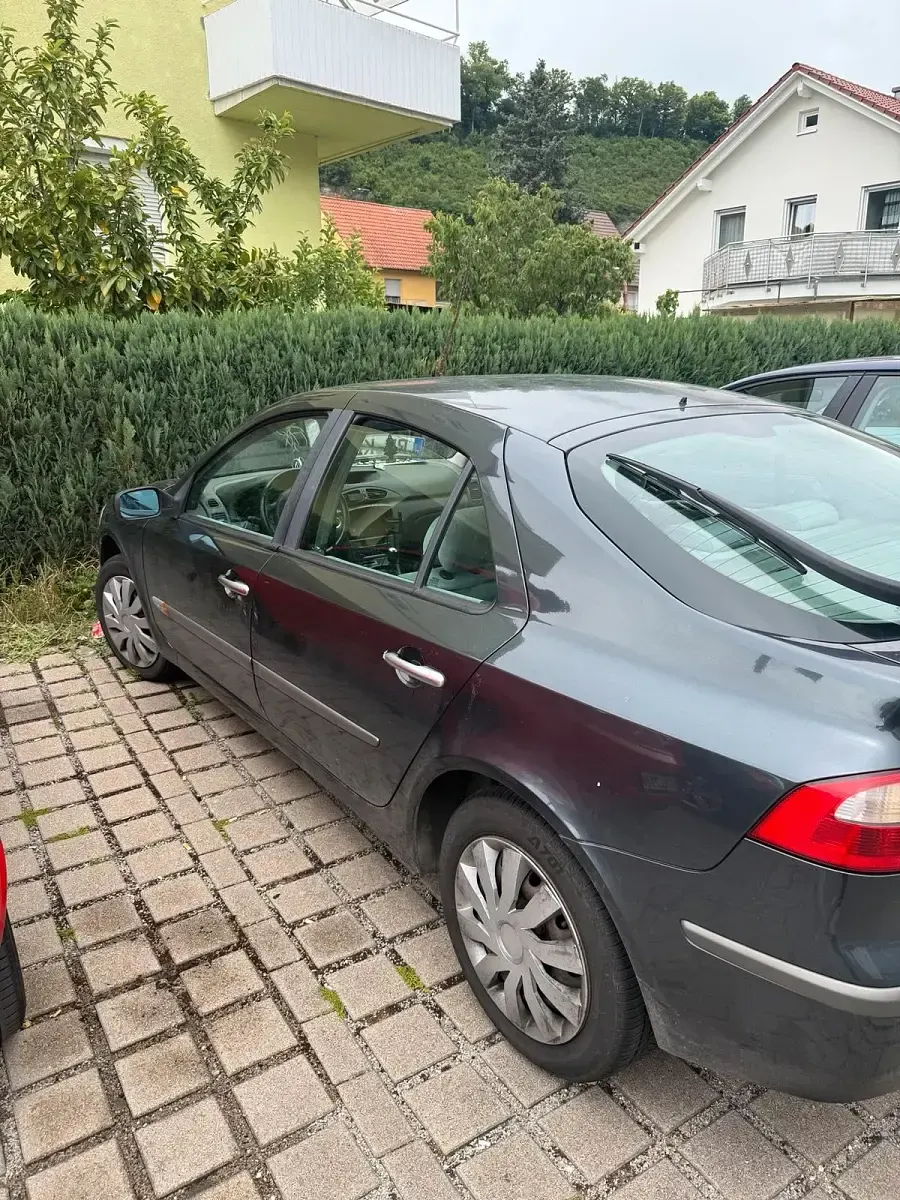 Gebraucht Renault Laguna II 116 PS (85 kW) 2002 Grau Limousine