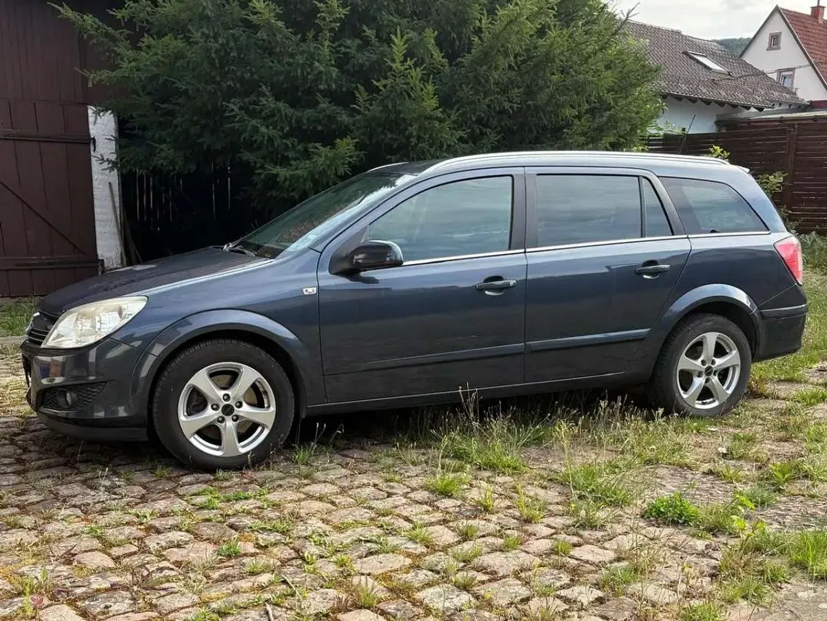 Gebraucht Opel Astra 120 PS (88 kW) 2008 Grau Kombi