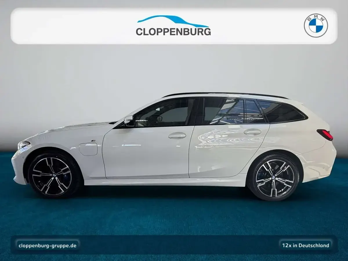 Gebraucht BMW 330e M Sport 292 PS (214 kW) 2025 Alpinweiß uni Kombi