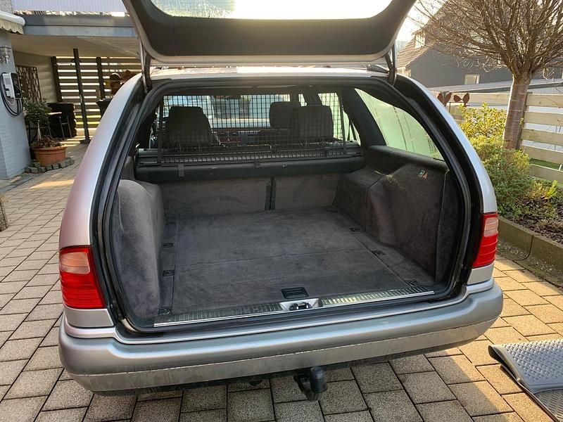 Gebraucht Mercedes E200 136 PS (100 kW) 1998 Silber Kombi