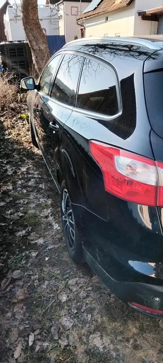 Usata Ford Focus 110 CV (80 kW) 2012 Nero Station wagon