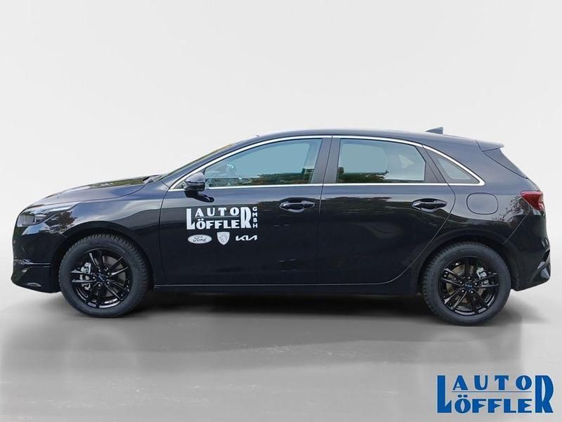 Gebraucht Kia Ceed 101 PS (74 kW) 2025 Zilinaschwarz Kleinwagen