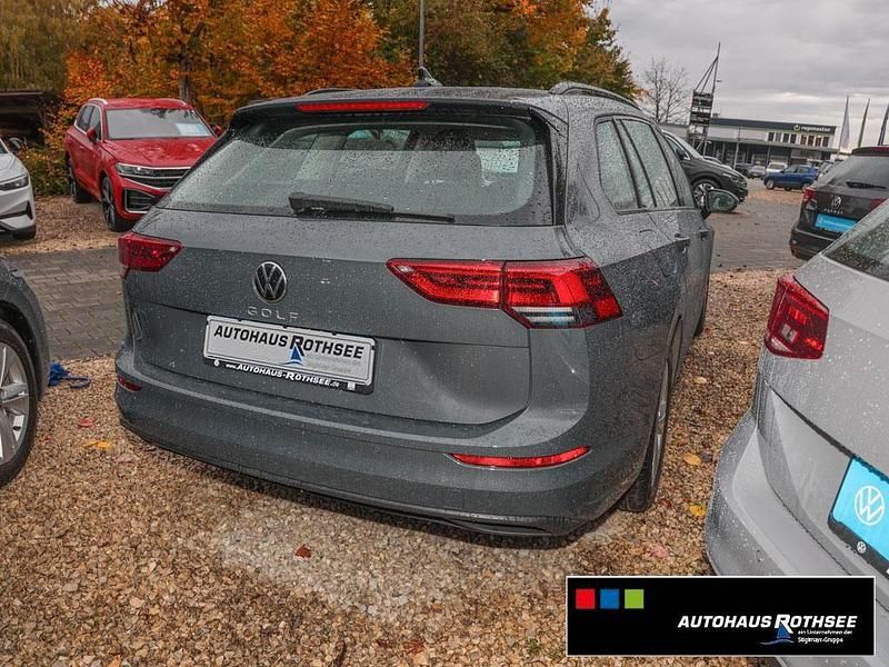 Gebraucht VW Golf VIII Life 150 PS (110 kW) 2023 Delfingrau metallic Kombi