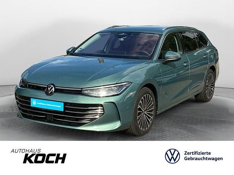 Maripositgrün metallic Gebraucht 2025 VW Passat Elegance Kombi | 43.995 € (Teuer) - Bild 1/4