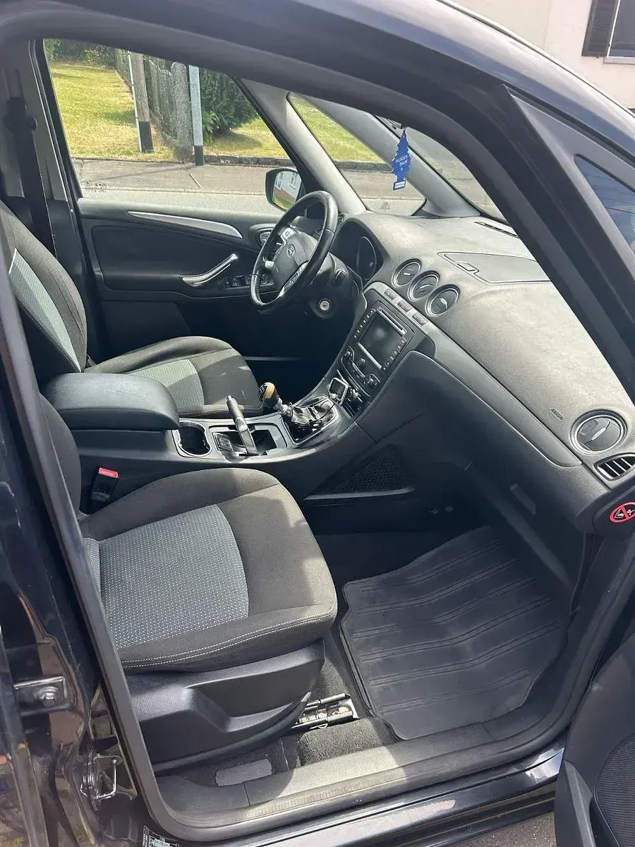 Gebraucht Ford Galaxy Champions Edition 140 PS (102 kW) 2012 Schwarz Van / Kleinbus