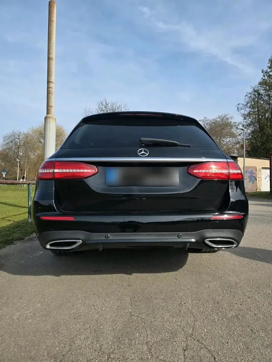 Gebraucht Mercedes E300 AMG 245 PS (180 kW) 2019 Schwarz Kombi