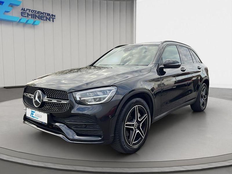 Schwarz Gebraucht 2021 Mercedes GLC300 AMG line SUV | 36.970 € (Guter Preis) - Bild 1/4