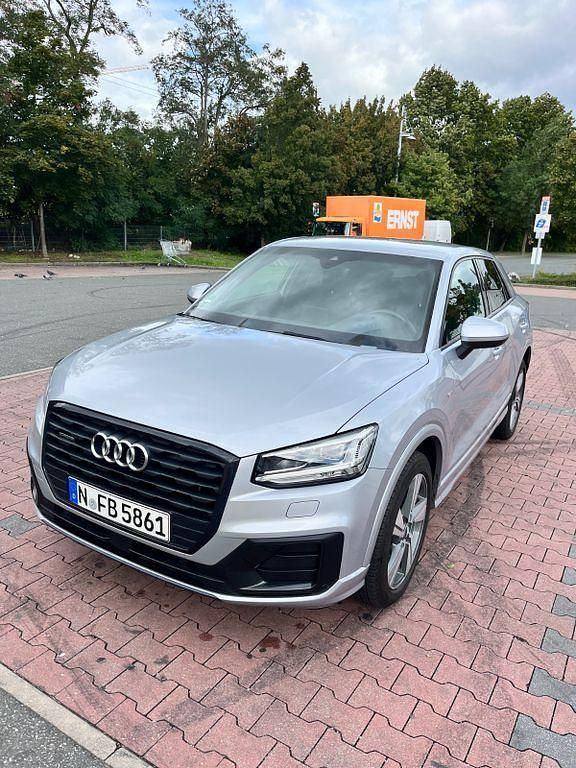 Silber Gebraucht 2018 Audi Q2 S-Line SUV | 20.900 € (Guter Preis) - Bild 1/4