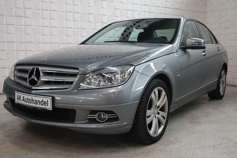 Silber Gebraucht 2009 Mercedes C220 Avantgarde Limousine | 6.890 € (Fairer Preis) - Bild 1/4
