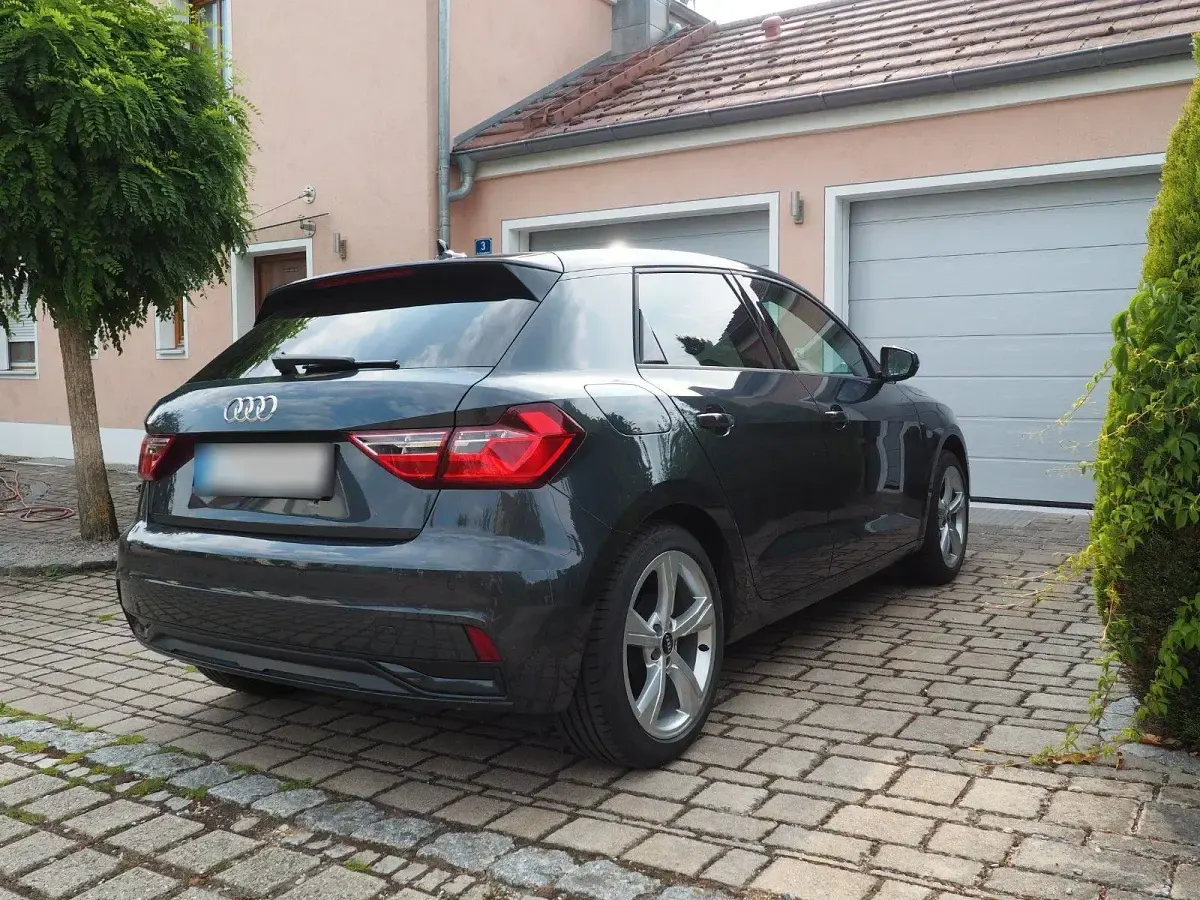 Gebraucht Audi A1 Sportback Advanced 95 PS (69 kW) 2024 Grau Kleinwagen