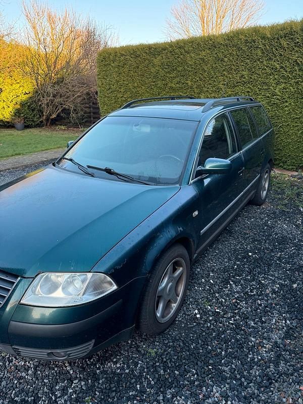 Gebraucht VW Passat 131 PS (96 kW) 2001 Grün Kombi