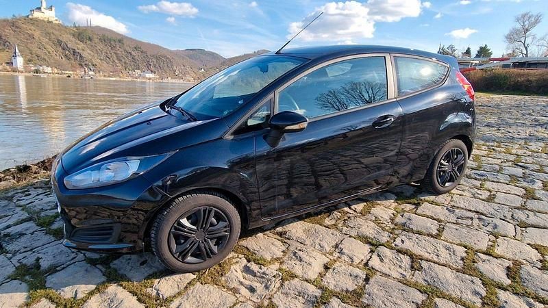 Gebraucht Ford Fiesta 95 PS (69 kW) 2013 Schwarz Kleinwagen