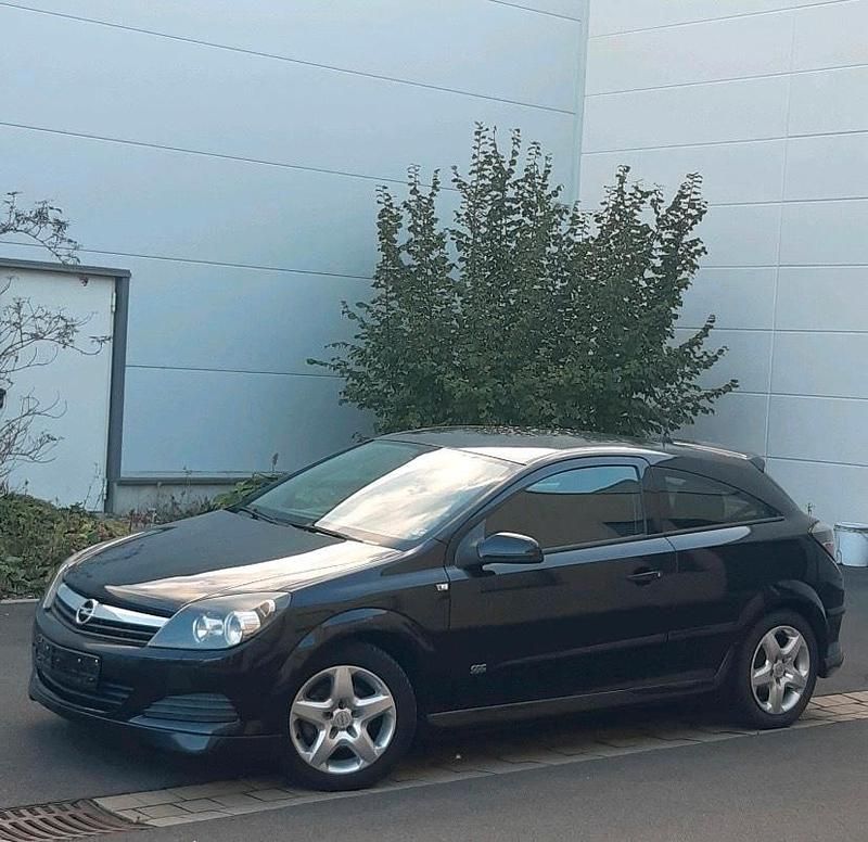 Schwarz Gebraucht 2007 Opel Astra GTC OPC Limousine | 3.800 € - Bild 1/4