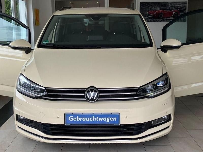 Gebraucht VW Touran 150 PS (110 kW) 2025 Beige Van / Kleinbus