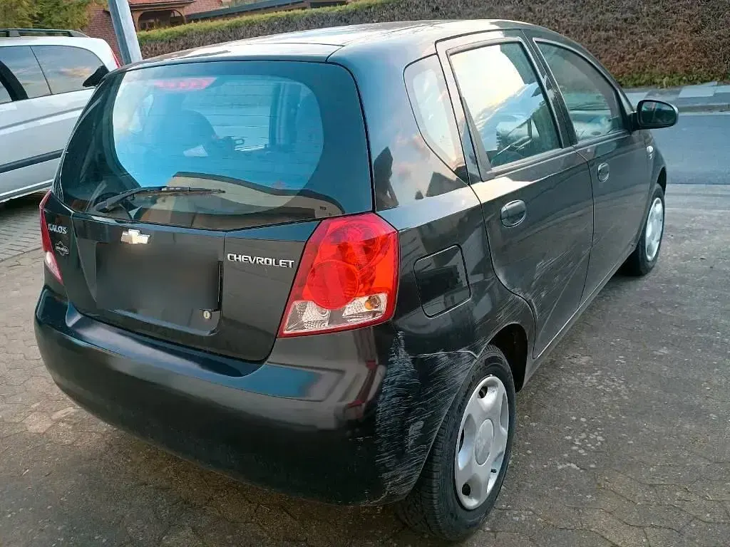 Käytetty Chevrolet Kalos 72 HP (52 kW) 2006 Musta Viistoperä