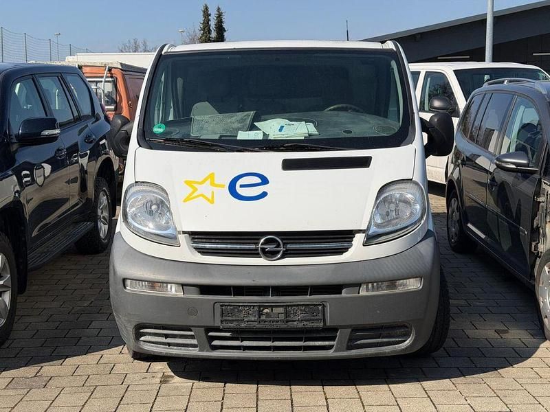 Gebraucht Opel Vivaro 101 PS (74 kW) 2006 Casabl/arctic/eisweiss/kaolin Van / Kleinbus