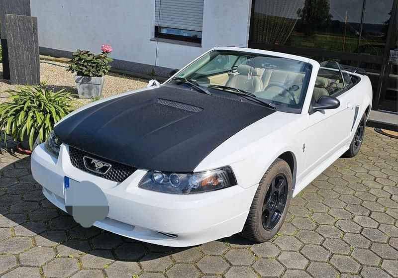 Weiß Gebraucht 2002 Ford Mustang Cabrio | 9.400 € - Bild 1/4
