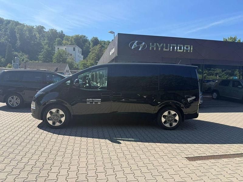 Gebraucht Hyundai Staria 159 PS (116 kW) 2025 Schwarz Van / Kleinbus
