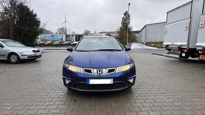 Blau Gebraucht 2009 Honda Civic Limousine | 5.200 € (Fairer Preis) - Bild 1/4
