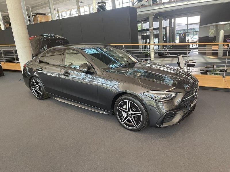 Grau Gebraucht 2023 Mercedes C300e AMG Limousine | 42.500 € (Superpreis) - Bild 1/4