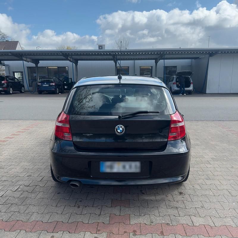 Gebraucht BMW 118 143 PS (105 kW) 2009 Schwarz Kleinwagen