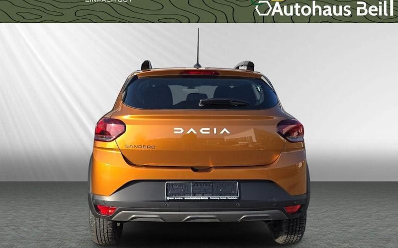 Gebraucht Dacia Sandero Expression 101 PS (74 kW) 2023 Orange Limousine