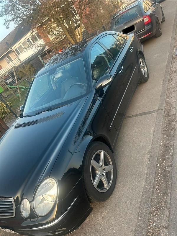 Gebraucht Mercedes E320 224 PS (164 kW) 2004 Schwarz Limousine