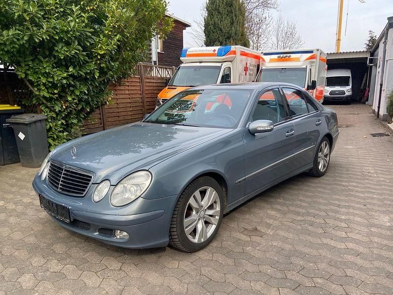 Second-hand Mercedes E220 150 CP (110 kW) 2004 Albastru Berlinǎ