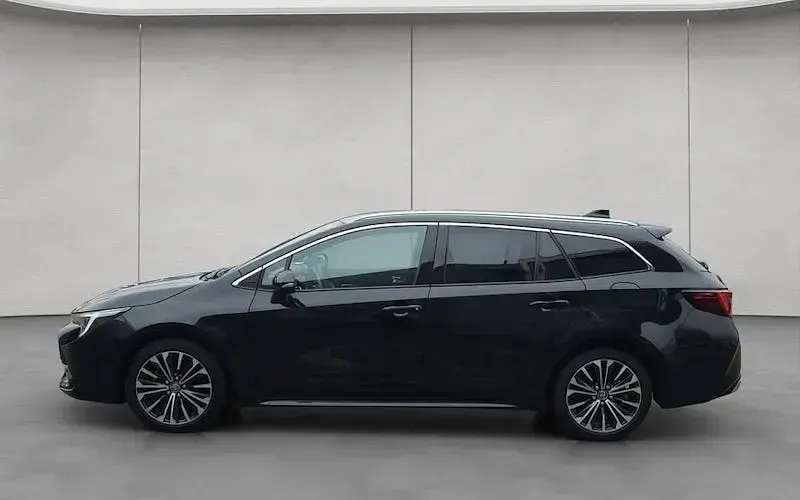 Gebraucht Toyota Corolla Lounge 140 PS (102 kW) 2025 Black mica Kombi