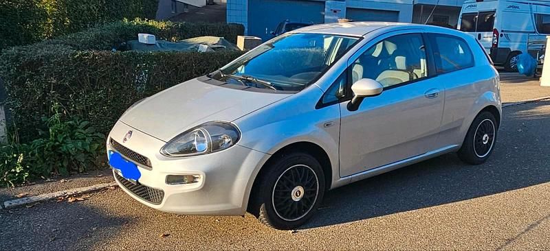 Gebraucht Fiat Punto 69 PS (50 kW) 2013 Silber Kleinwagen