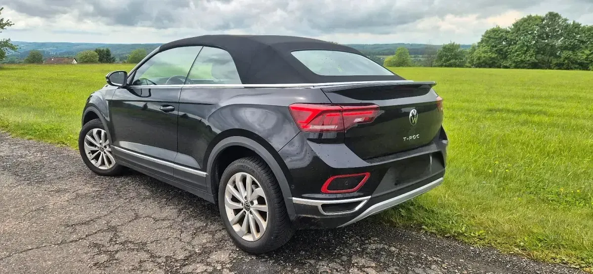 Gebraucht VW T-Roc Cabriolet 110 PS (80 kW) 2023 Schwarz Cabrio