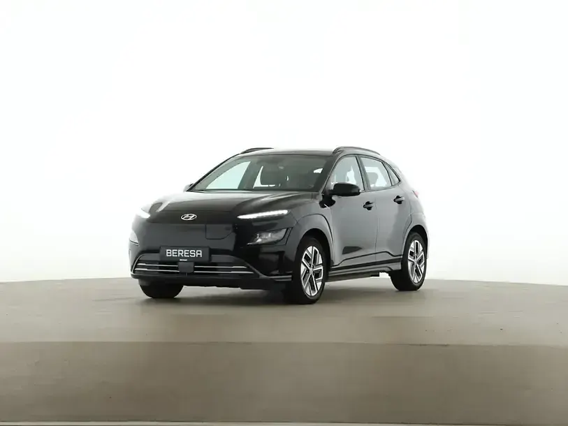 Gebraucht Hyundai Kona Select 100 kW (136 PS) 2023 Schwarz SUV