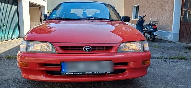 Rot Gebraucht 1995 Toyota Corolla XLi Limousine | 2.969 € - Bild 1/4