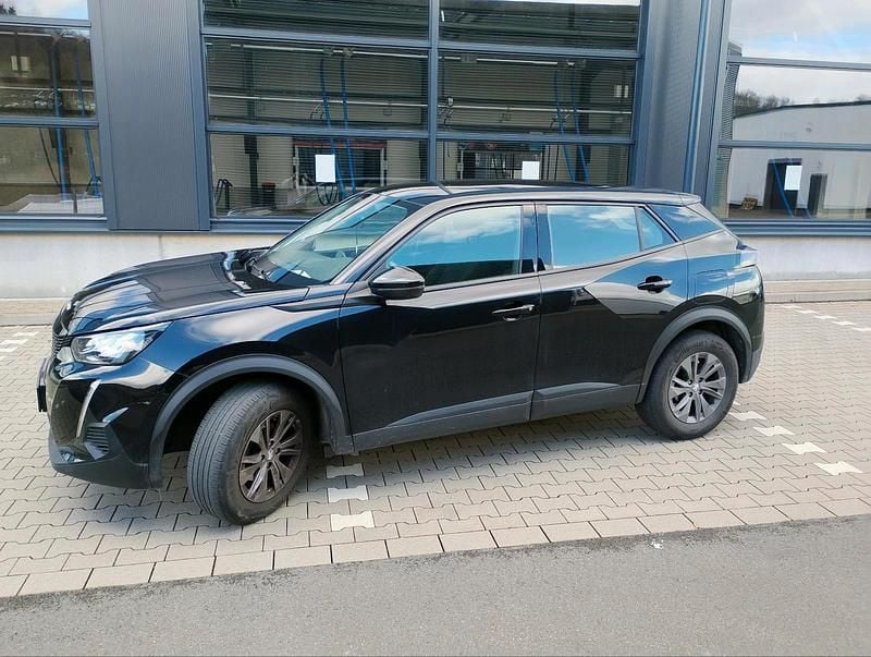 Second-hand Peugeot 2008 130 CP (95 kW) 2021 Negru SUV