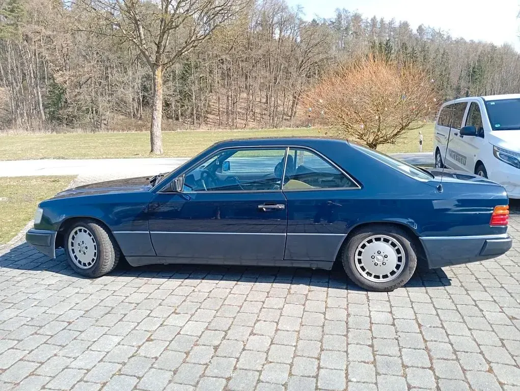 Gebraucht Mercedes 230 132 PS (97 kW) 1992 Blau Coupé