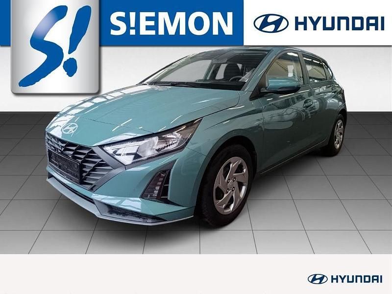 Gebraucht Hyundai i20 Select 79 PS (58 kW) 2025 Grün Kleinwagen